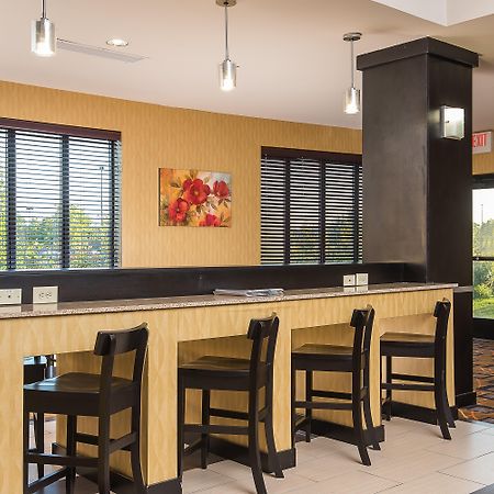 Holiday Inn Express And Suites Lafayette East By Ihg Exterior foto
